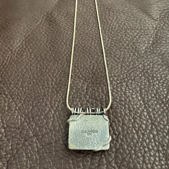 Zealandia Sterling Carved Cat Pendant Necklace Signed Susan Tereba